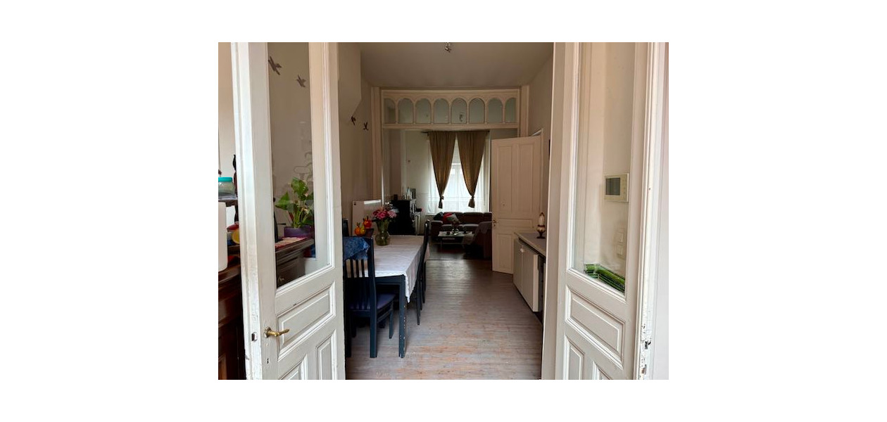 EN PLEIN CENTRE-VILLE, MAISON FAMILIALE - 3 CHAMBRES ET JARDIN