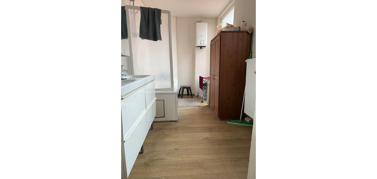 EN PLEIN CENTRE-VILLE, MAISON FAMILIALE - 3 CHAMBRES ET JARDIN