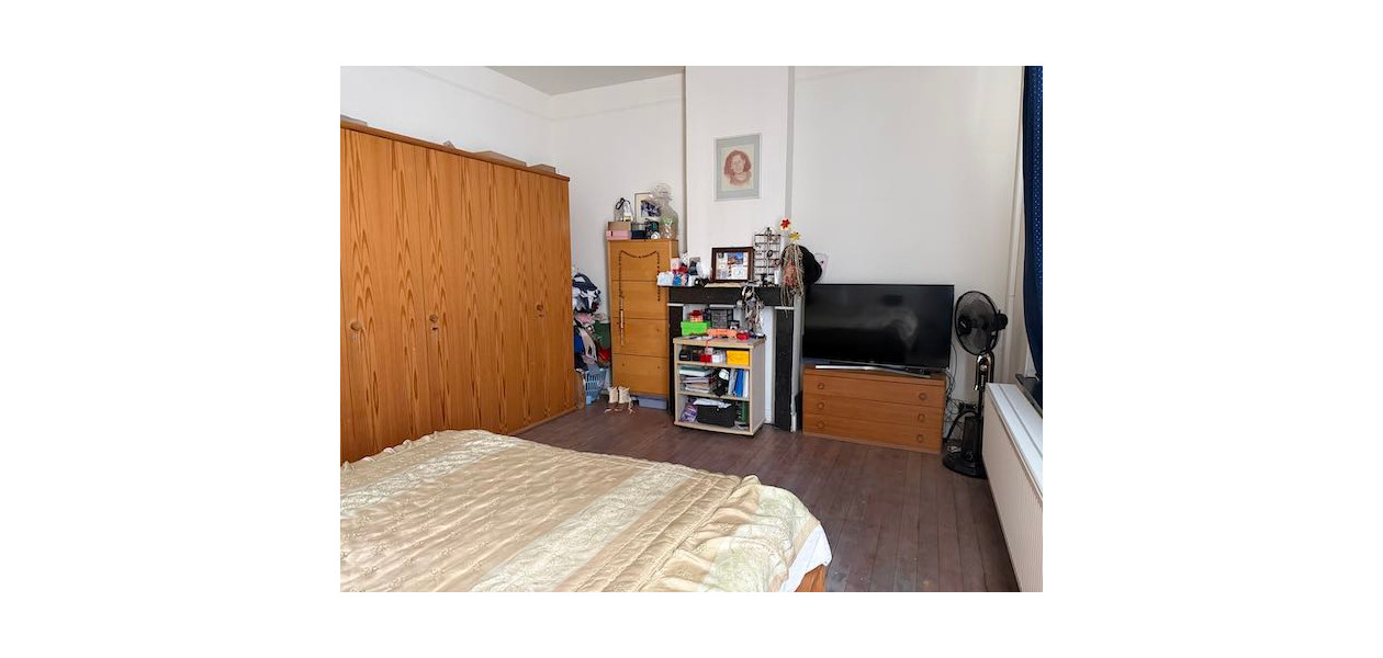 EN PLEIN CENTRE-VILLE, MAISON FAMILIALE - 3 CHAMBRES ET JARDIN