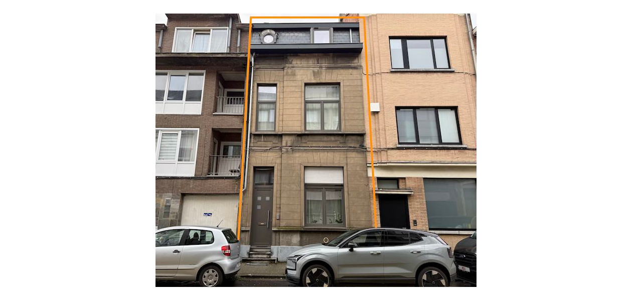 EN PLEIN CENTRE-VILLE, MAISON FAMILIALE - 3 CHAMBRES ET JARDIN