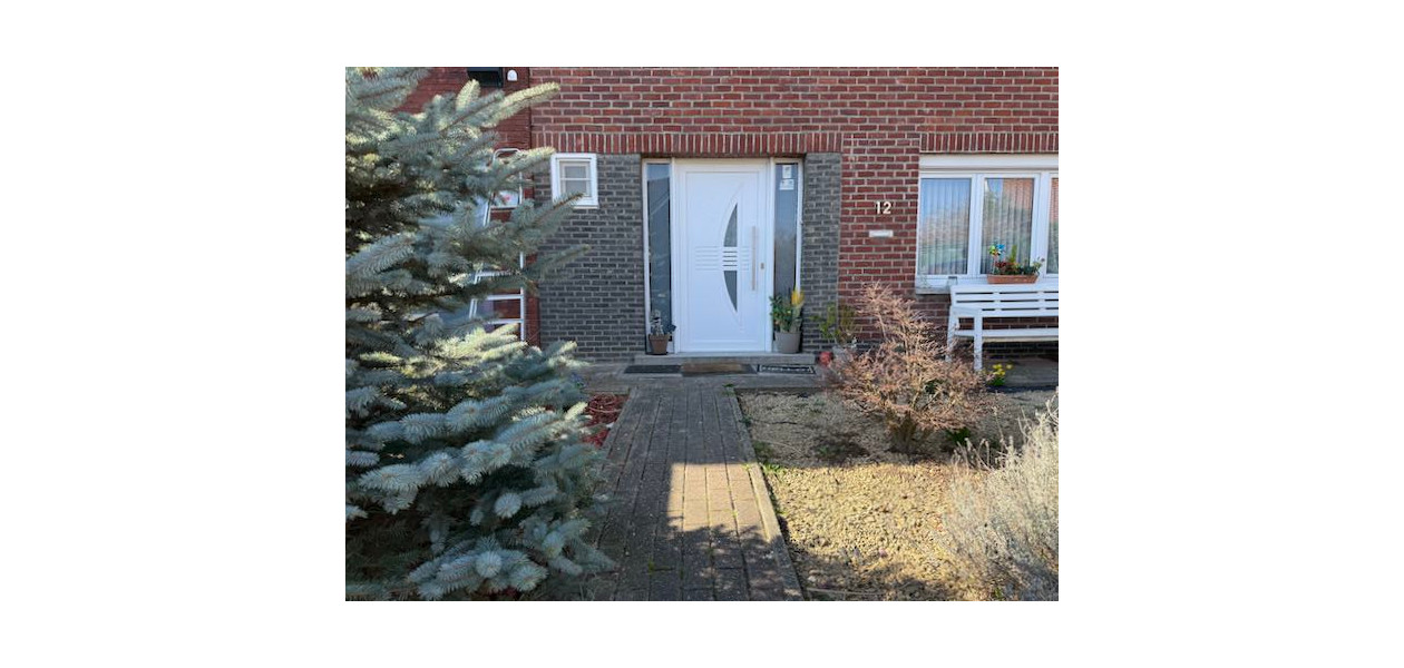 TROIS-FACADE SITUÉE AU CALME - 3 CHAMBRES - GARAGE - JARDIN