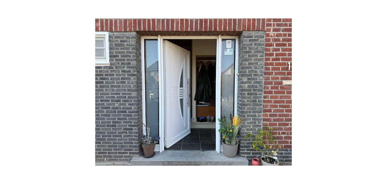 TROIS-FACADE SITUÉE AU CALME - 3 CHAMBRES - GARAGE - JARDIN