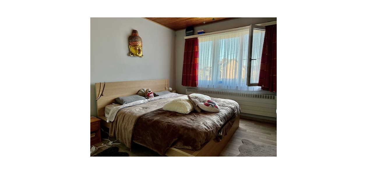 TROIS-FACADE SITUÉE AU CALME - 3 CHAMBRES - GARAGE - JARDIN