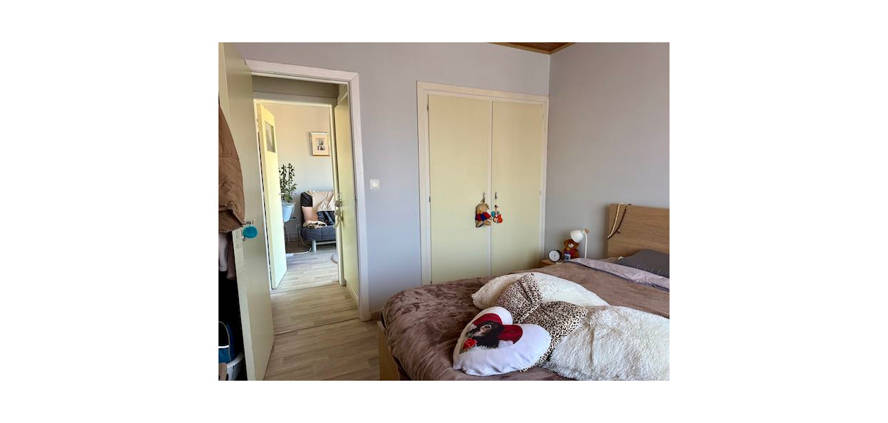 TROIS-FACADE SITUÉE AU CALME - 3 CHAMBRES - GARAGE - JARDIN