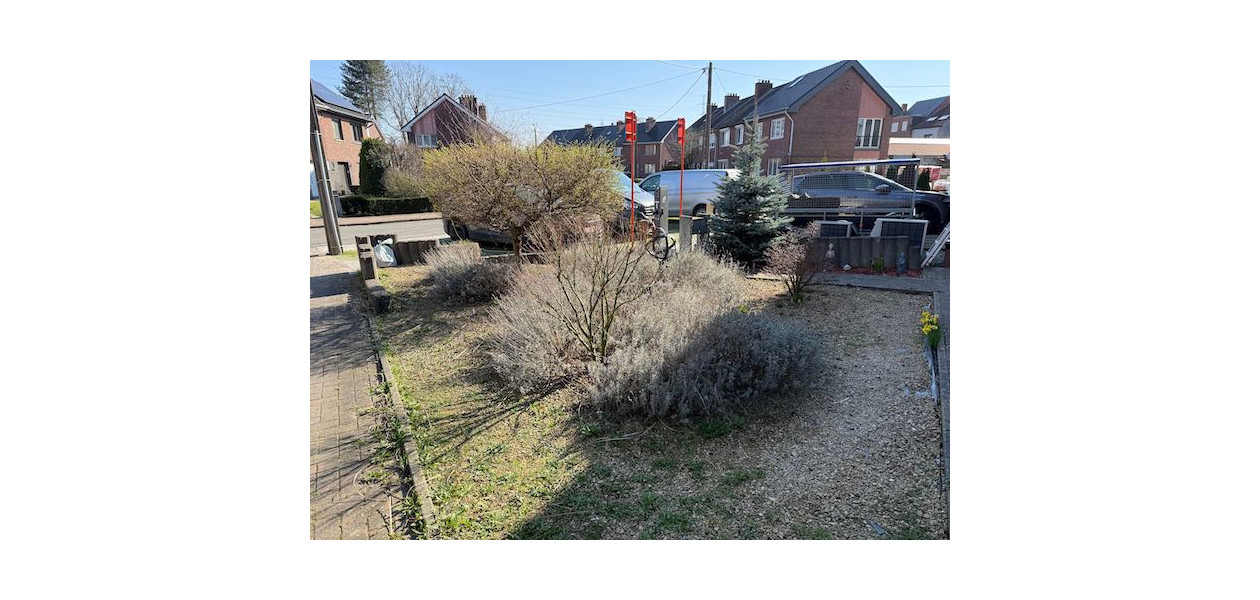 TROIS-FACADE SITUÉE AU CALME - 3 CHAMBRES - GARAGE - JARDIN