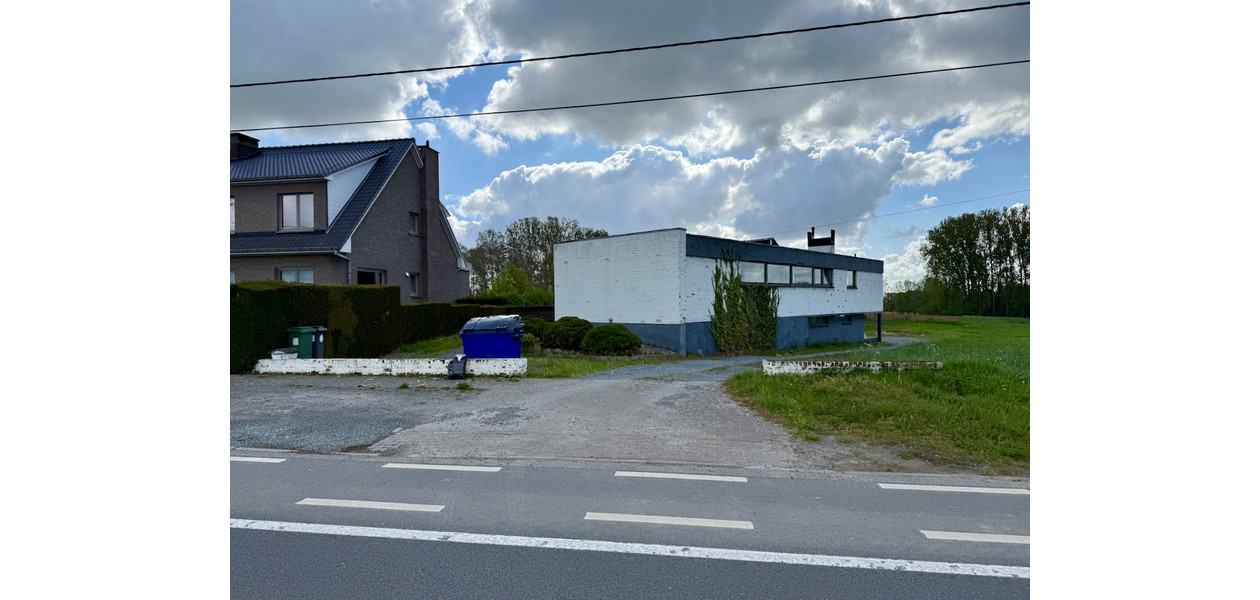 MODERNE VILLA, GEMODERNISEERD, 4 SLAAPKAMERS, ATELIER, IMMENSE TUIN