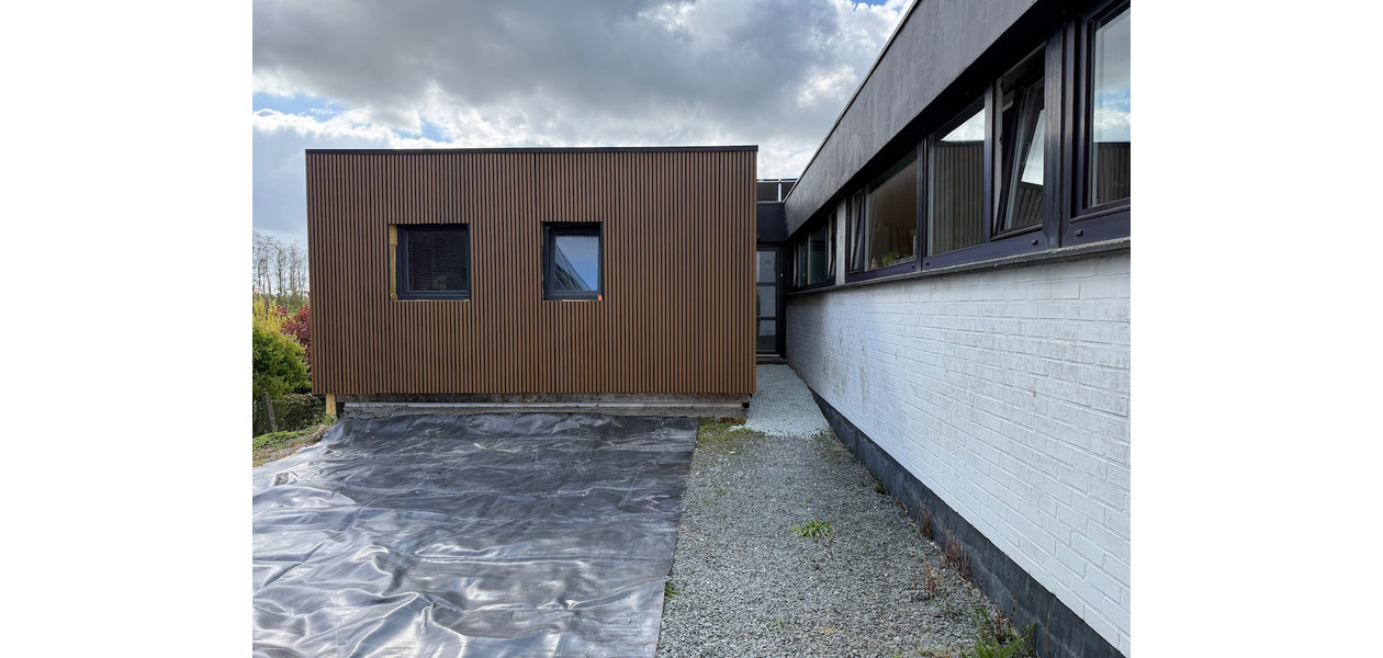 MODERNE VILLA, GEMODERNISEERD, 4 SLAAPKAMERS, ATELIER, IMMENSE TUIN