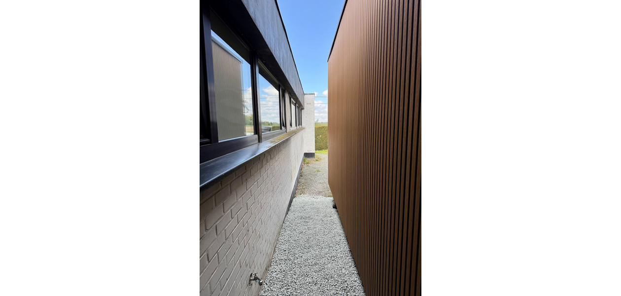 MODERNE VILLA, GEMODERNISEERD, 4 SLAAPKAMERS, ATELIER, IMMENSE TUIN