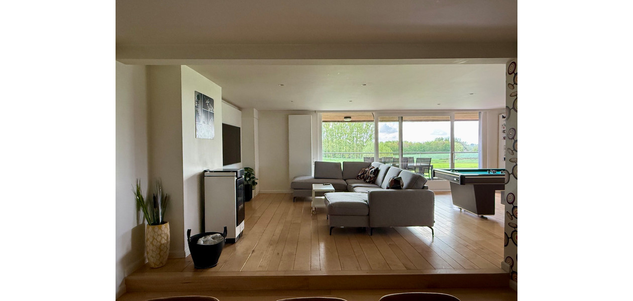 MODERNE VILLA, GEMODERNISEERD, 4 SLAAPKAMERS, ATELIER, IMMENSE TUIN