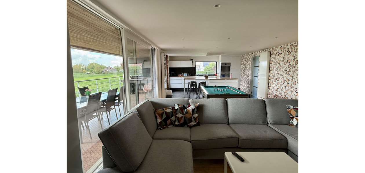 MODERNE VILLA, GEMODERNISEERD, 4 SLAAPKAMERS, ATELIER, IMMENSE TUIN