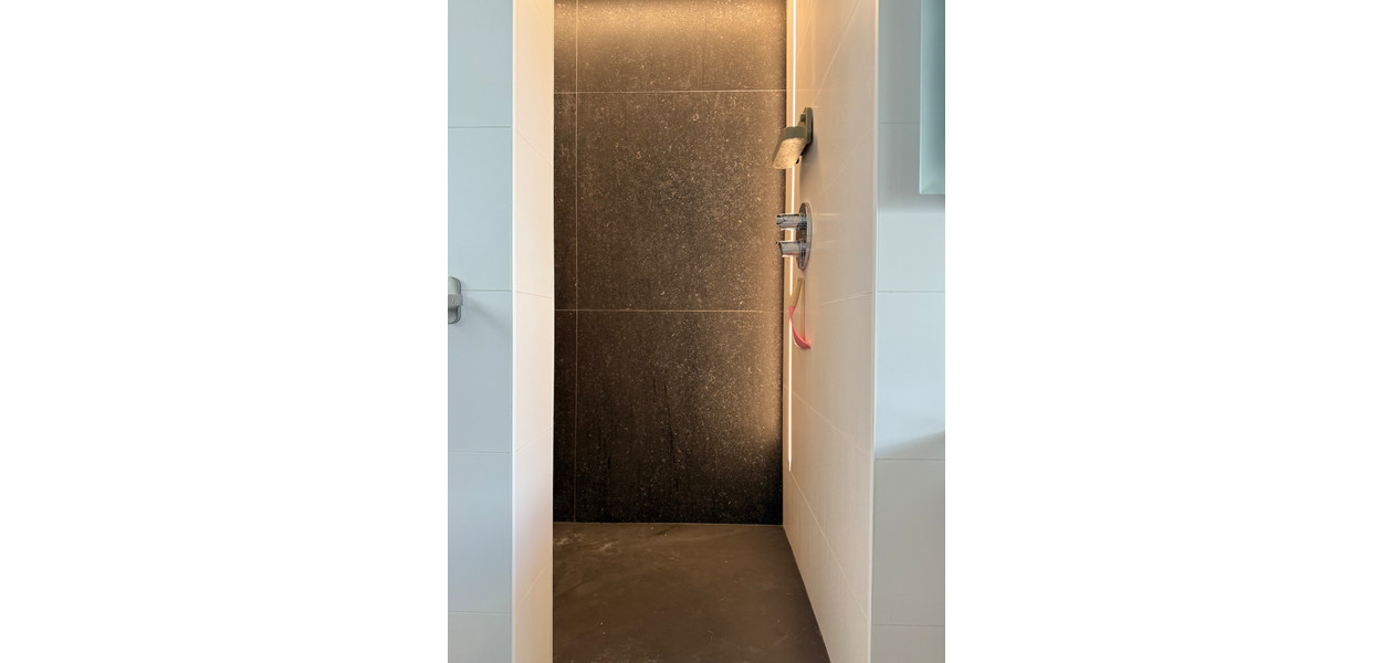 MODERNE VILLA, GEMODERNISEERD, 4 SLAAPKAMERS, ATELIER, IMMENSE TUIN