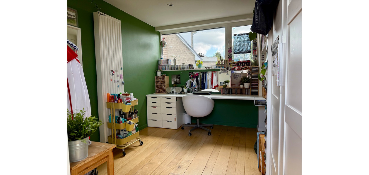 MODERNE VILLA, GEMODERNISEERD, 4 SLAAPKAMERS, ATELIER, IMMENSE TUIN