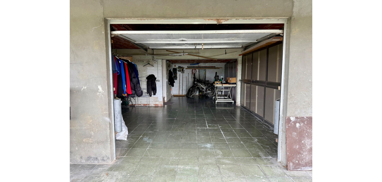 MODERNE VILLA, GEMODERNISEERD, 4 SLAAPKAMERS, ATELIER, IMMENSE TUIN