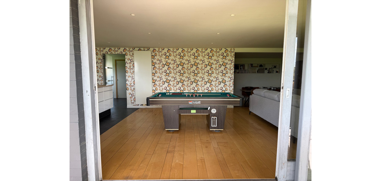 MODERNE VILLA, GEMODERNISEERD, 4 SLAAPKAMERS, ATELIER, IMMENSE TUIN