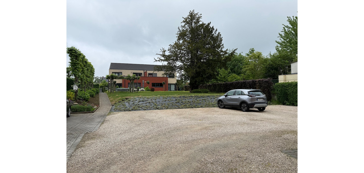 RUIM GELIJKVLOERS APPARTEMENT MET 2 SLPKMRS EN ZONNETERRAS