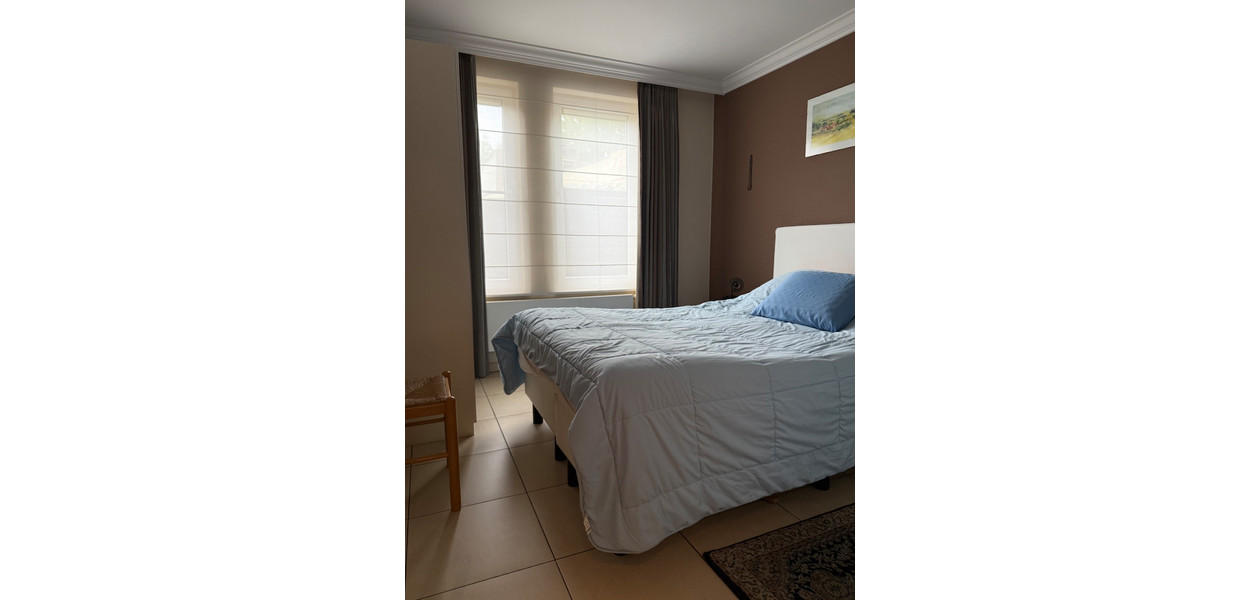 RUIM GELIJKVLOERS APPARTEMENT MET 2 SLPKMRS EN ZONNETERRAS