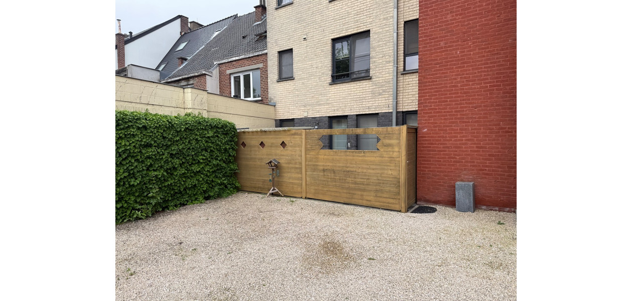 RUIM GELIJKVLOERS APPARTEMENT MET 2 SLPKMRS EN ZONNETERRAS