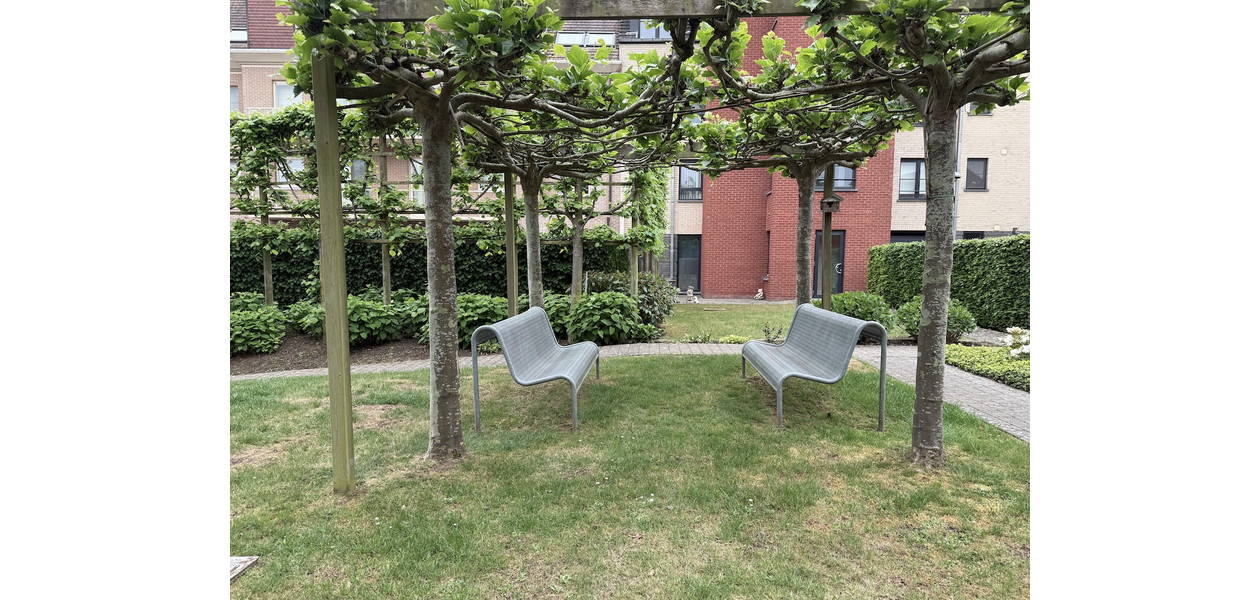 RUIM GELIJKVLOERS APPARTEMENT MET 2 SLPKMRS EN ZONNETERRAS