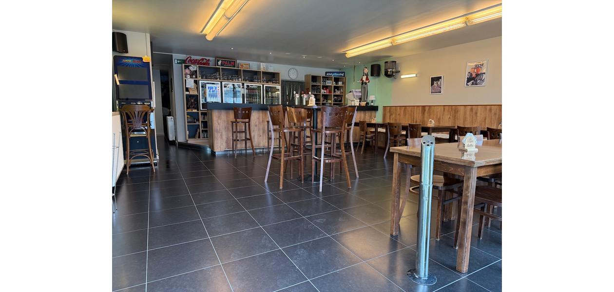 GOED DRAAIENDE HANDELSZAAK IN VOLLE CENTRUM