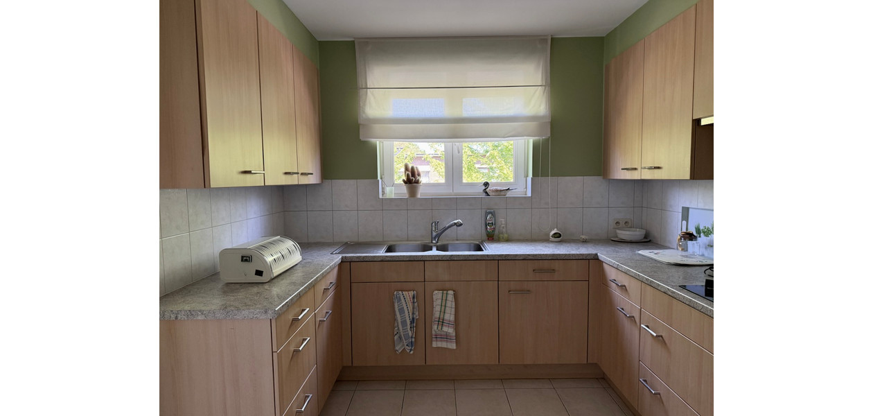 INSTAPKLAAR RUIM APP MET 3 SLAAPKAMERS, GROOT TERRAS EN ONDERGRONDSE STAANPLAATS