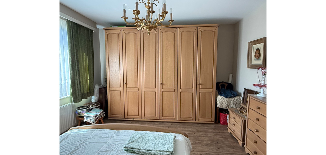 INSTAPKLAAR RUIM APP MET 3 SLAAPKAMERS, GROOT TERRAS EN ONDERGRONDSE STAANPLAATS
