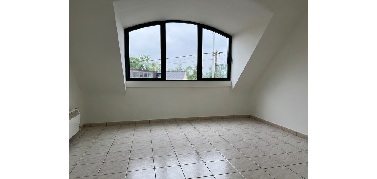 LUCRATIEVE OPBRENGST EIGENDOM : 5 APPARTEMENTEN & 6 GARAGES