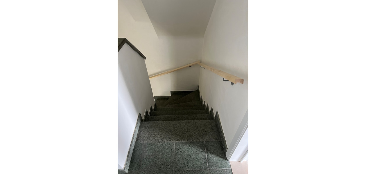 LUCRATIEVE OPBRENGST EIGENDOM : 5 APPARTEMENTEN & 6 GARAGES