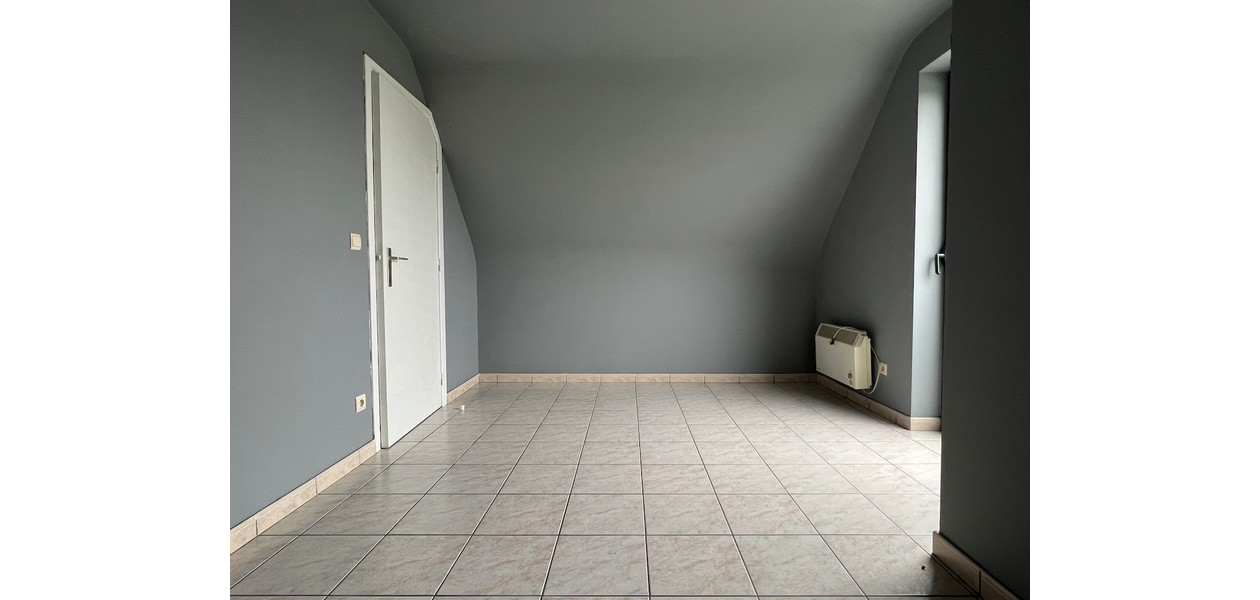 LUCRATIEVE OPBRENGST EIGENDOM : 5 APPARTEMENTEN & 6 GARAGES