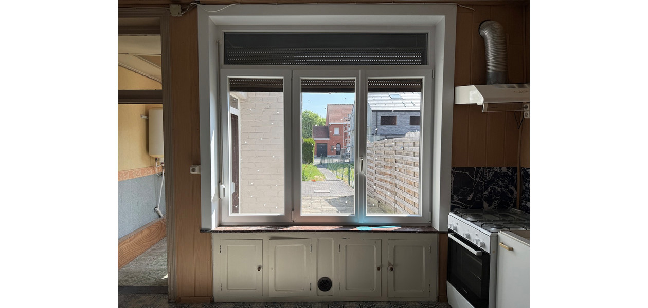 TE RENOVEREN FAMILIALE WONING OP 100 M VAN HET STATION