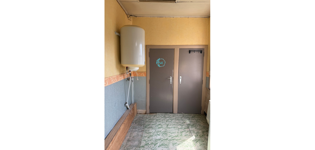 TE RENOVEREN FAMILIALE WONING OP 100 M VAN HET STATION