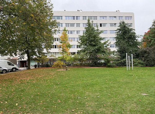 UNIEK GELEGEN RUIM APP MET 2 SLAAPKAMERS EN TERRAS