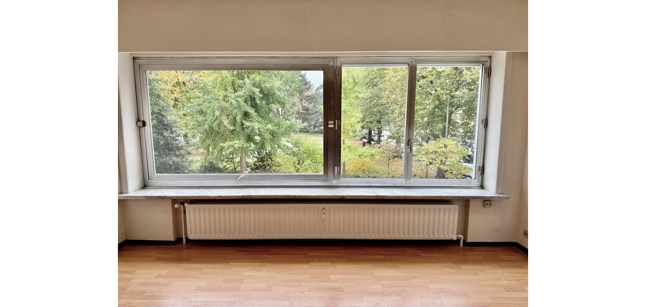 UNIEK GELEGEN RUIM APP MET 2 SLAAPKAMERS EN TERRAS