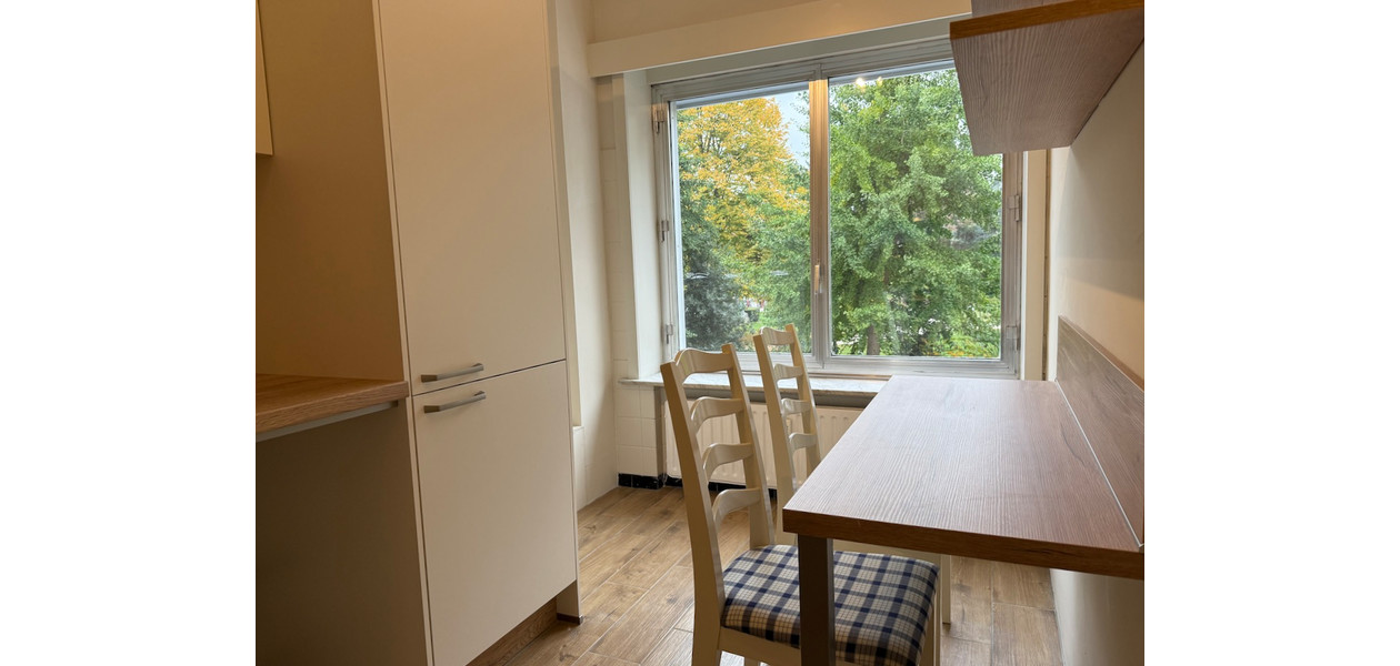 UNIEK GELEGEN RUIM APP MET 2 SLAAPKAMERS EN TERRAS