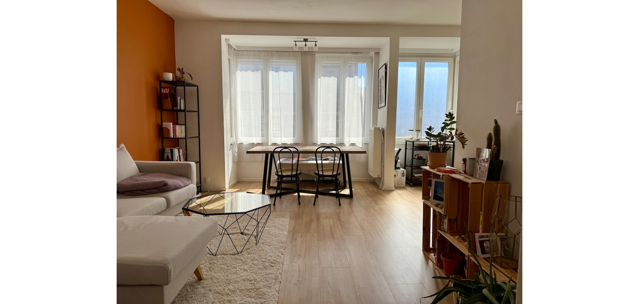 SUPER GEZELLIG APPARTEMENT, GERENOVEERD, TWEE SLAAPKAMERS