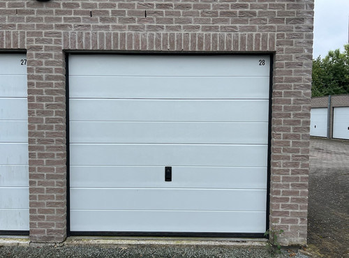 GARAGEBOX IN VOLLE CENTRUM. BEVEILIGDE SITE