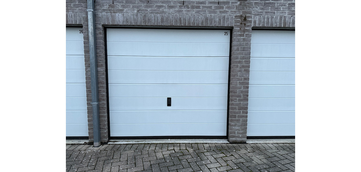 GARAGEBOX IN VOLLE CENTRUM. BEVEILIGDE SITE