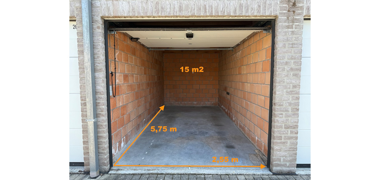 GARAGEBOX IN VOLLE CENTRUM. BEVEILIGDE SITE